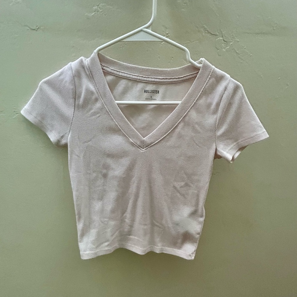 Hollister Women's Light Pink V-Neck Tee